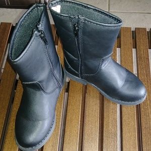 New Oshkosh boots for girl #